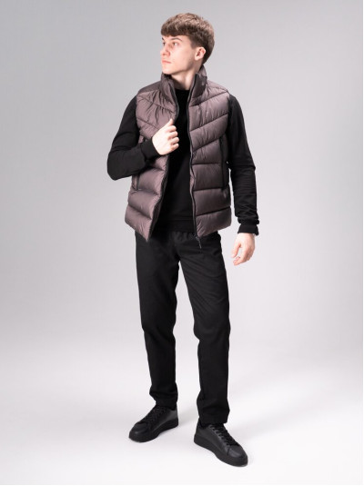 Шоколадно-чорний