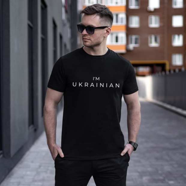 Футболка Pobedov Peremoga - I'M UKRAINIAN наклейка біла Чорний - 